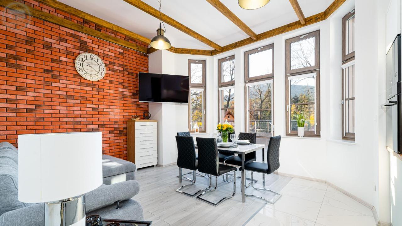 Apartamenty Good Time - Stone Hill III シクラルスカ・ポレンバ エクステリア 写真